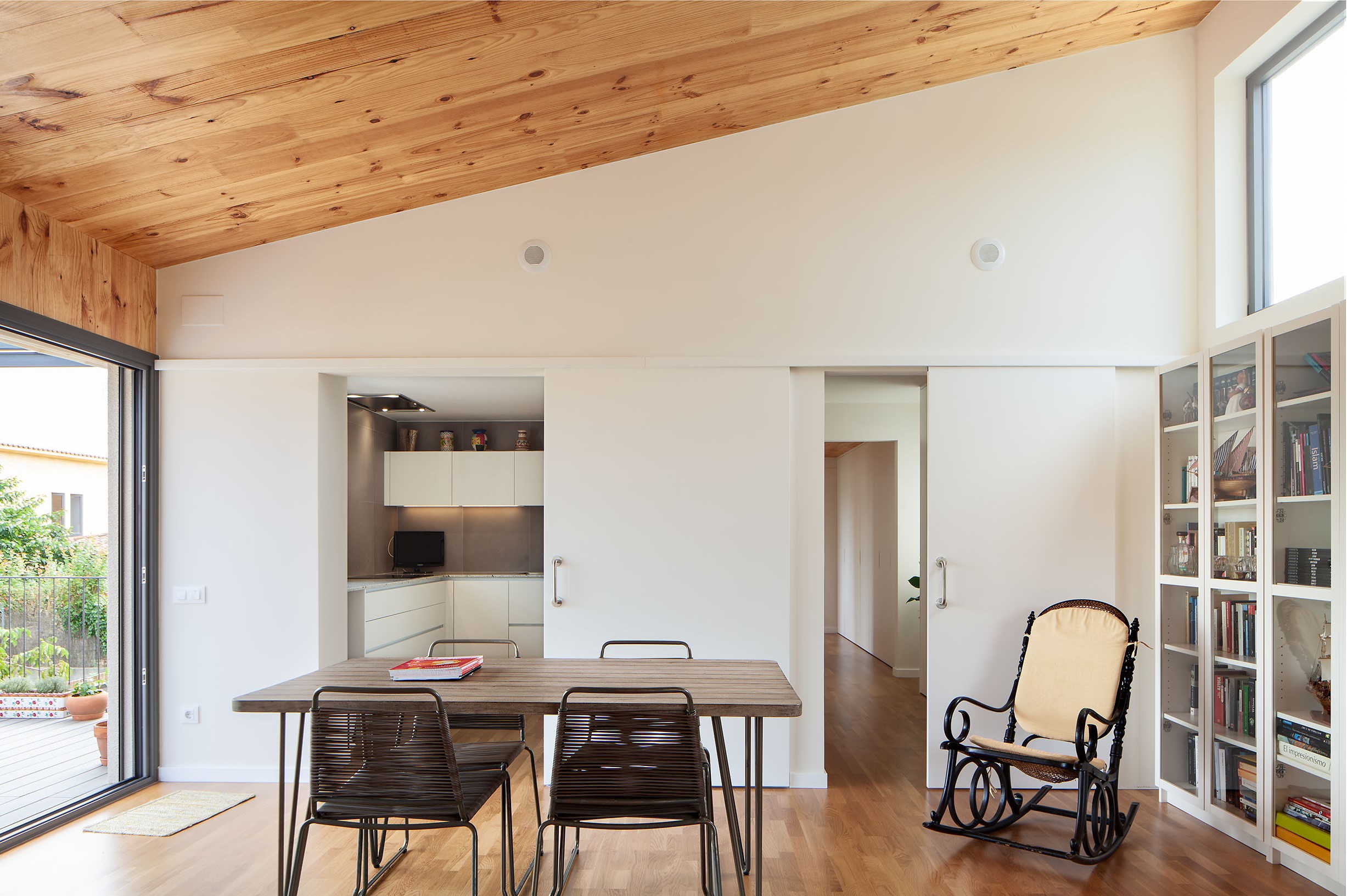 Vivienda con estructura de madera CLT en Sant Esteve de Palutordera. Lacol Arquitectura/ House Habitat