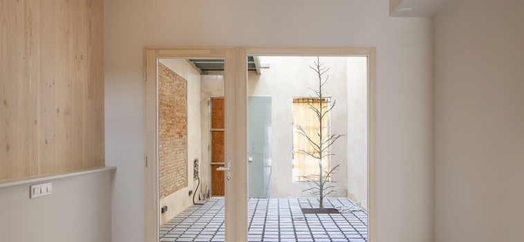 A bio-passive home between party walls in the city of Sabadell