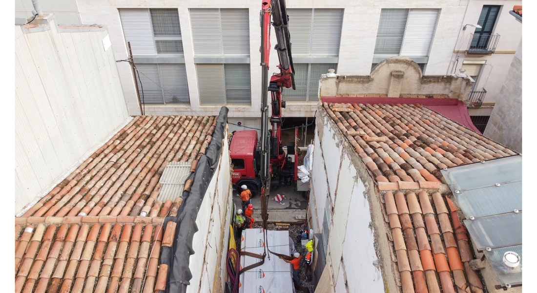 This is how a bio-passive house between party walls with CLT wood is built